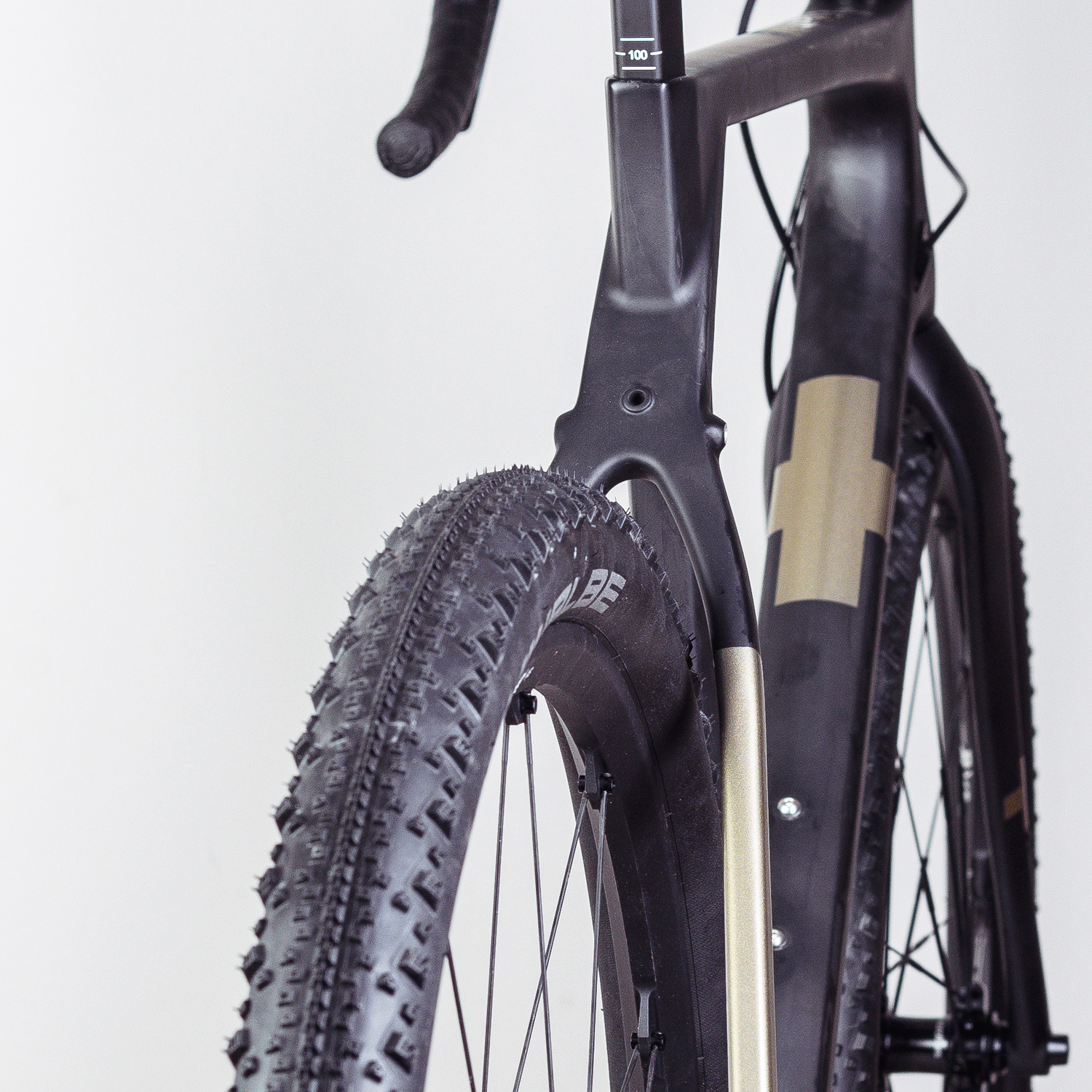 gravel bike carbon fork